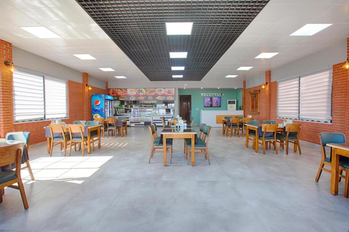 אוקורקאלאר Azak Blue Otel מראה חיצוני תמונה